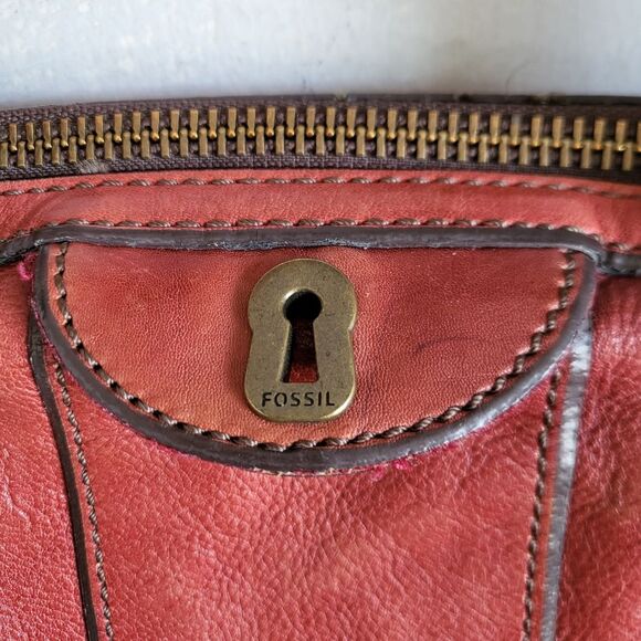 Fossil Leather Keyhole Tote Shoulder Bag in Red 17x10x4 Distressed Discoloration - Picture 7 of 17